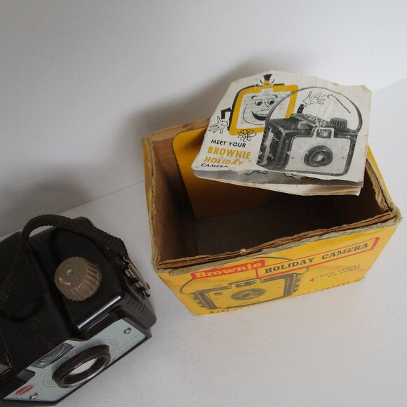 vintage Kodak Brownie instant camera - Picture 2 of 10